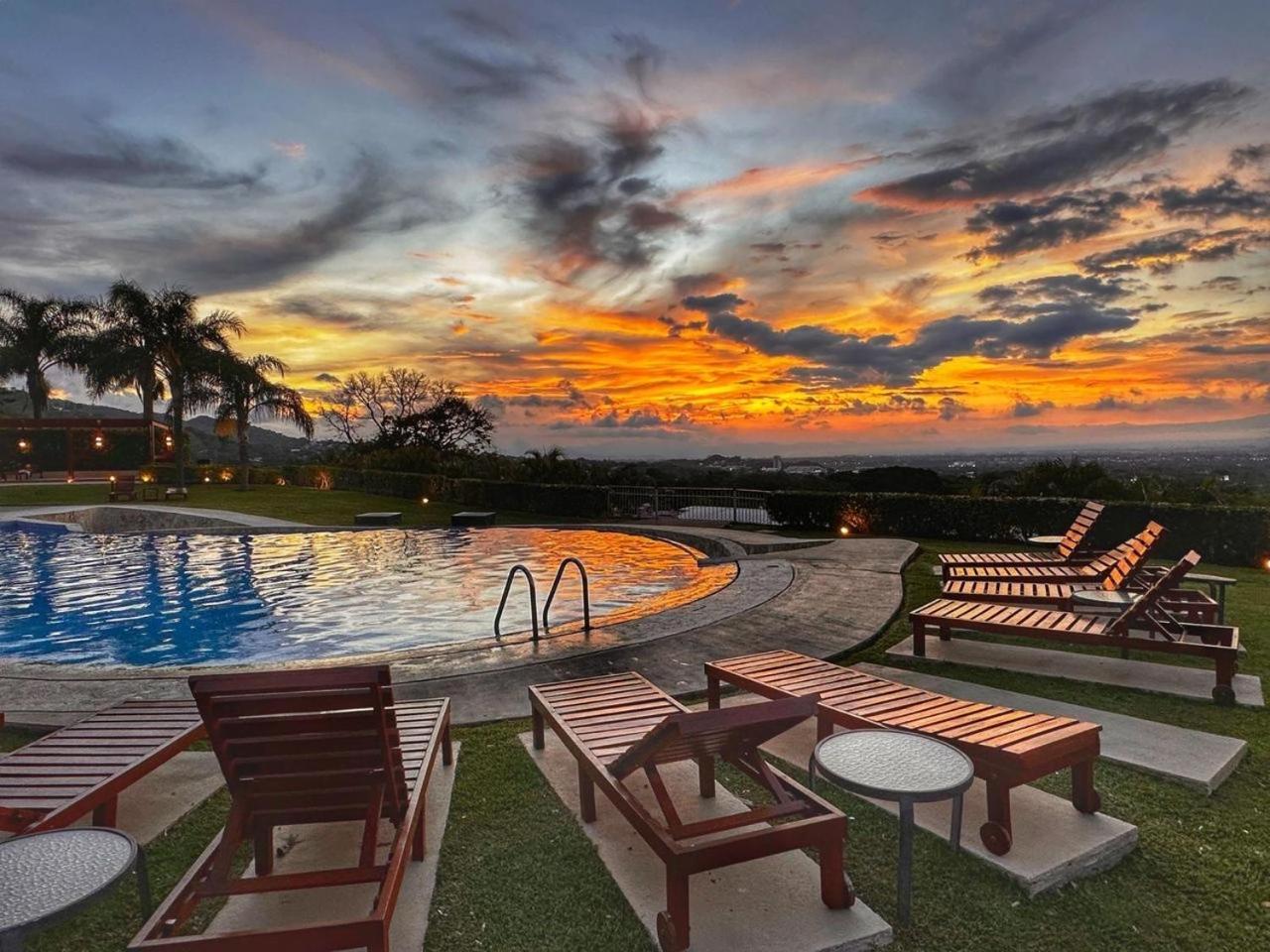 Cr Mariposa Rentals Comfortable Penthouse, Ac, Pool, Gym, Tennis Santa Ana  Luaran gambar